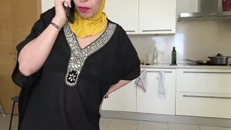 A sexy arab woman with a big ass cheats on her husband on camera