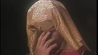 A stunning blonde dressed like an Egyptian queen fucks