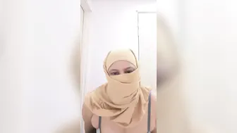 Arabs mom feeling horny